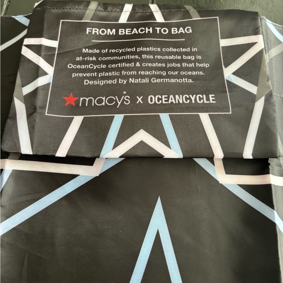 NWOT * Macy’s Water Proof Beach Bag * Large Capacity Tote / Hand Bag - Picture 3 of 7